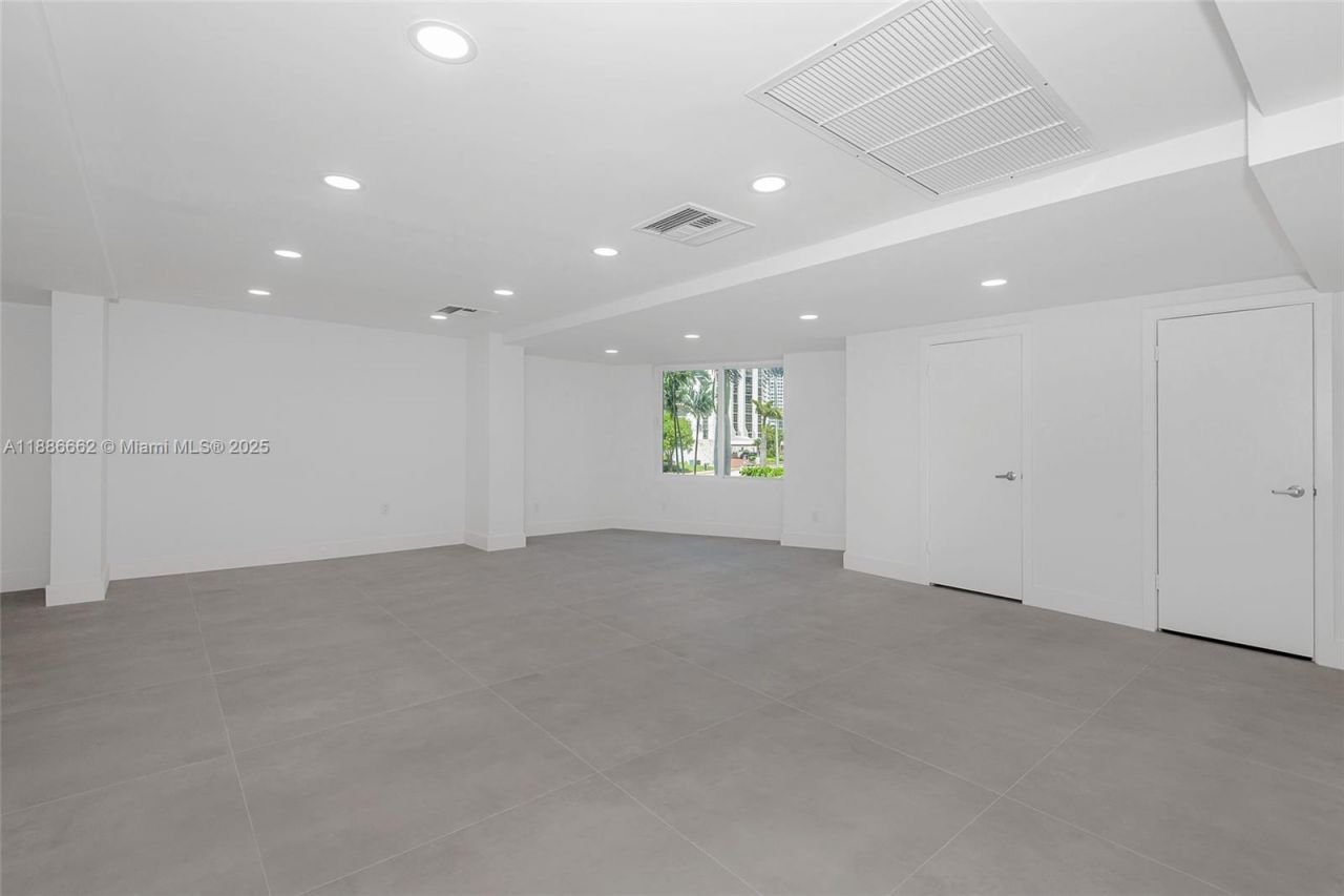 5401 Collins Ave, Unit CU-9, Miami Beach, FL 33140 Photo