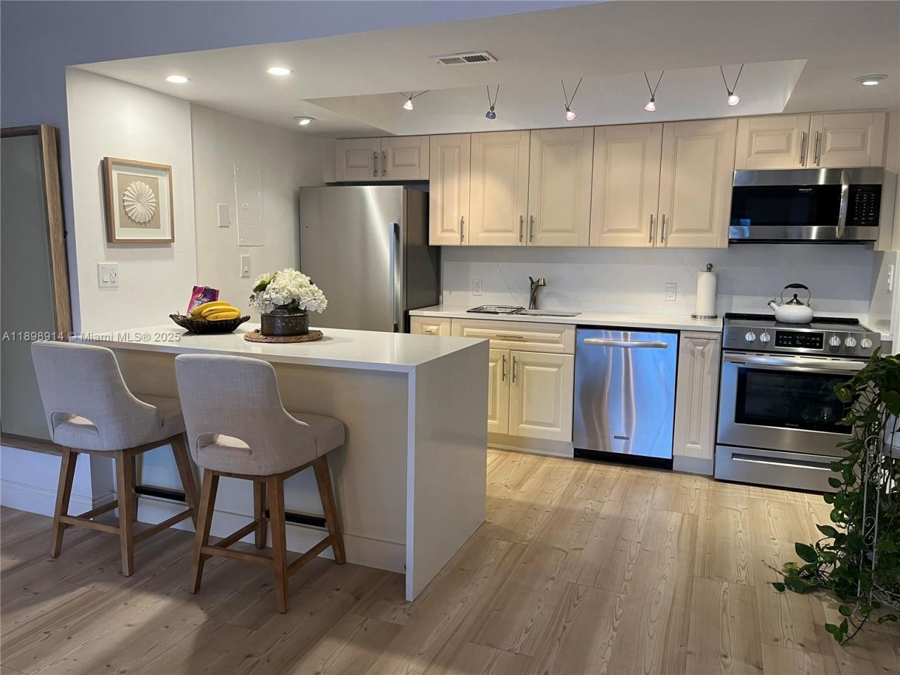 3050 NE 48th St, Unit 205, Fort Lauderdale, FL 33308 Photo