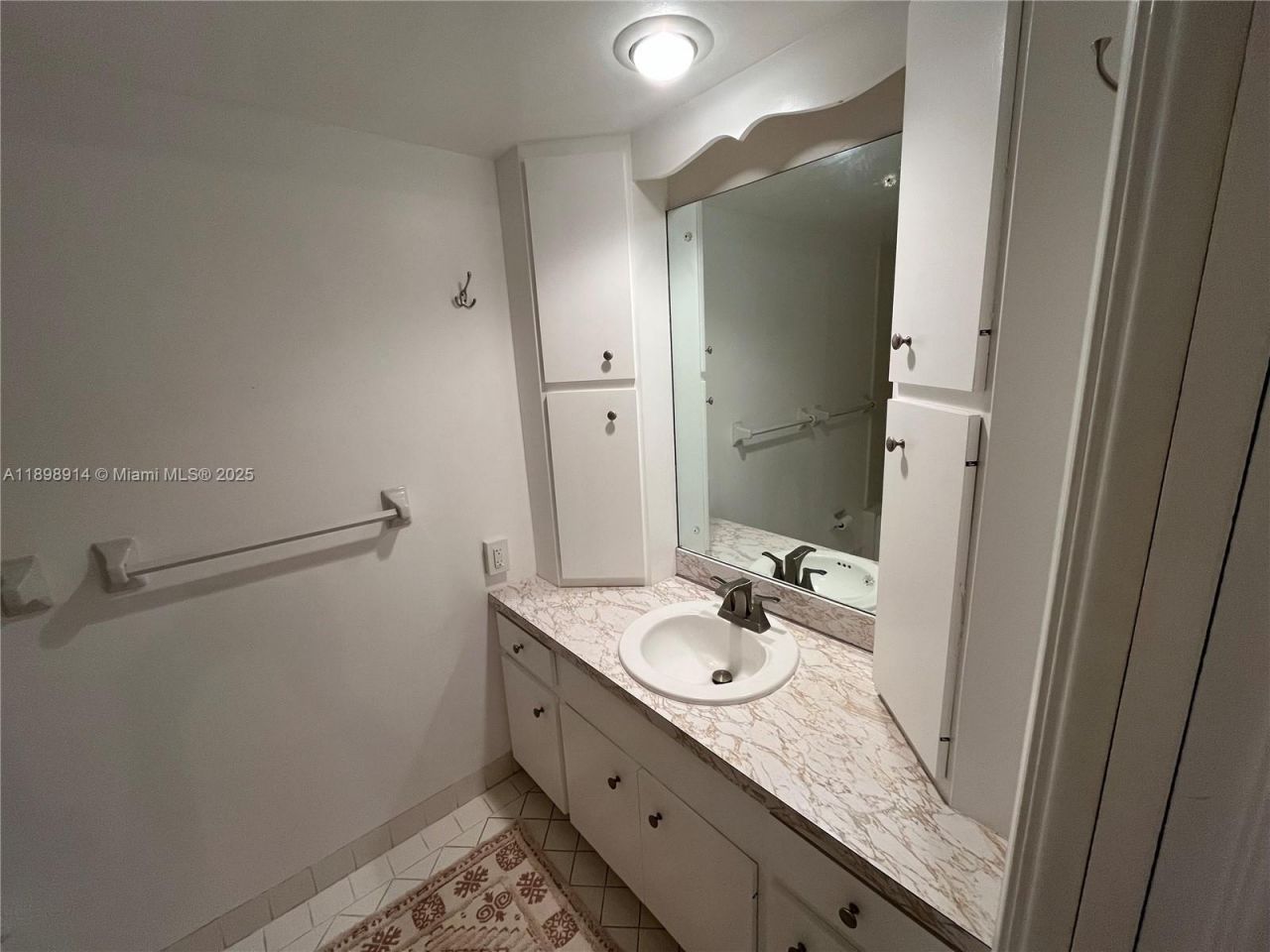 3050 NE 48th St, Unit 205, Fort Lauderdale, FL 33308 Photo