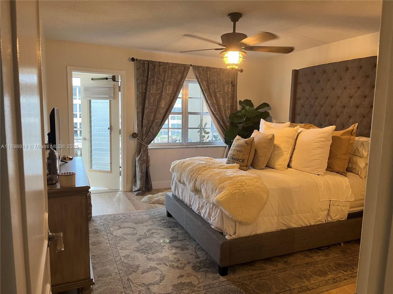 3050 NE 48th St, Unit 205, Fort Lauderdale, FL 33308 Photo