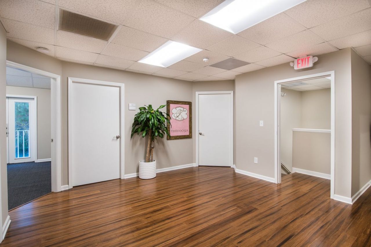 800 Johnnie Dodds Boulevard Photo 19