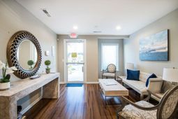 800 Johnnie Dodds Boulevard photo 4