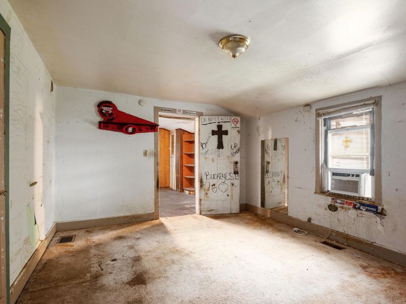 551 E Main Street, Circleville, OH 43113 Photo 3