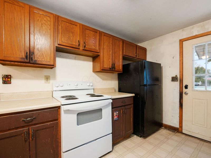 551 E Main Street, Circleville, OH 43113 Photo 5