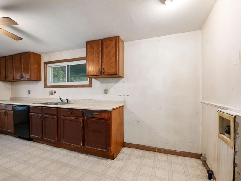 551 E Main Street, Circleville, OH 43113 Photo 7