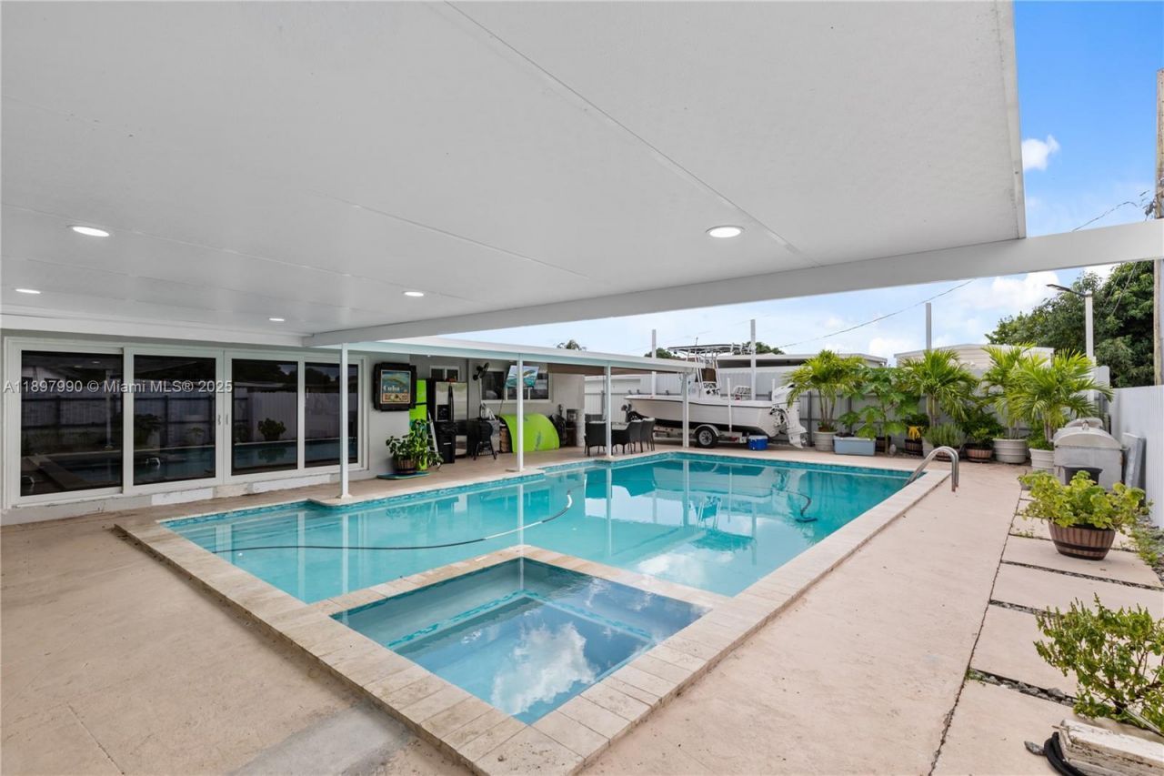 19602 NW 37th Ct, Miami Gardens, FL 33055 Photo