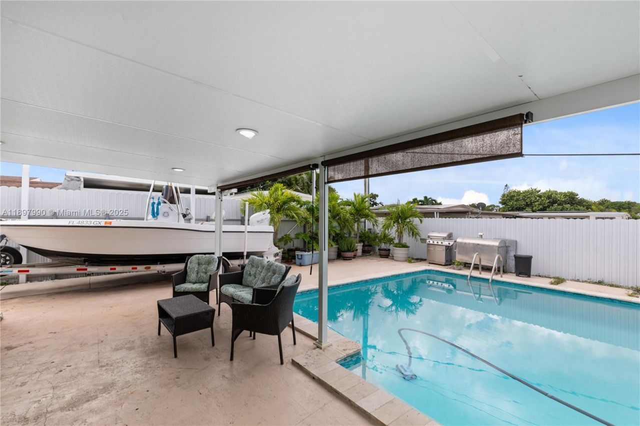 19602 NW 37th Ct, Miami Gardens, FL 33055 Photo