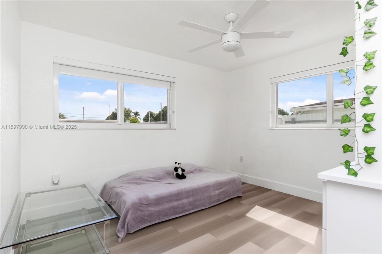 19602 NW 37th Ct, Miami Gardens, FL 33055 Photo