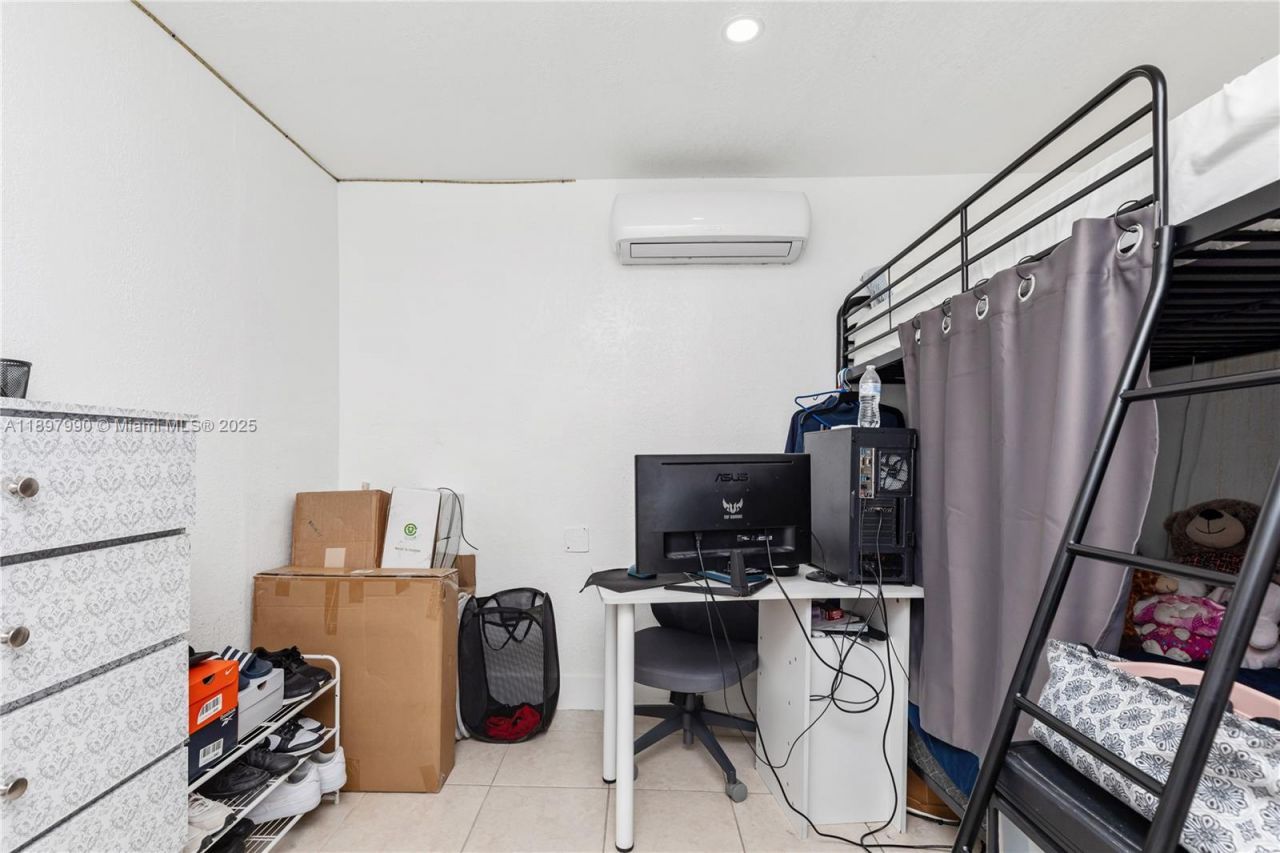 19602 NW 37th Ct, Miami Gardens, FL 33055 Photo