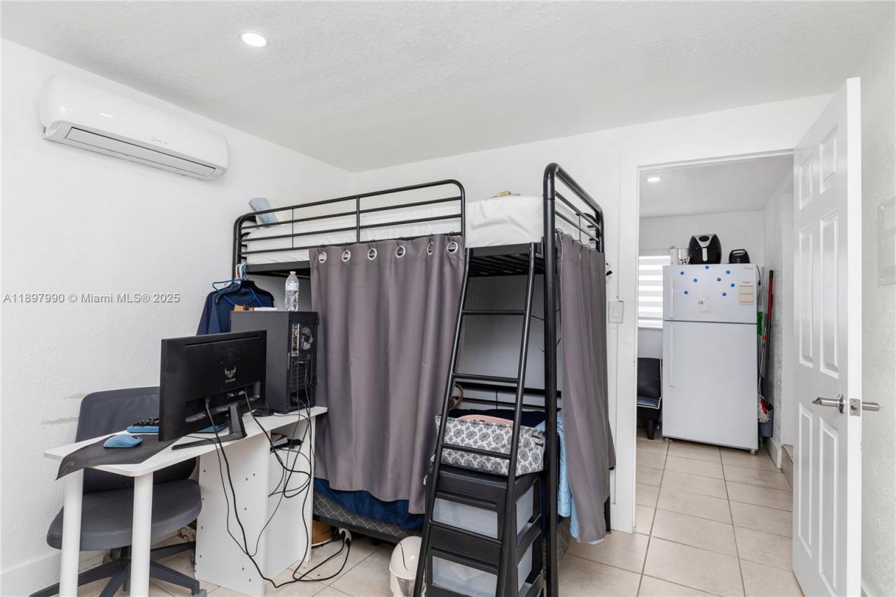 19602 NW 37th Ct, Miami Gardens, FL 33055 Photo