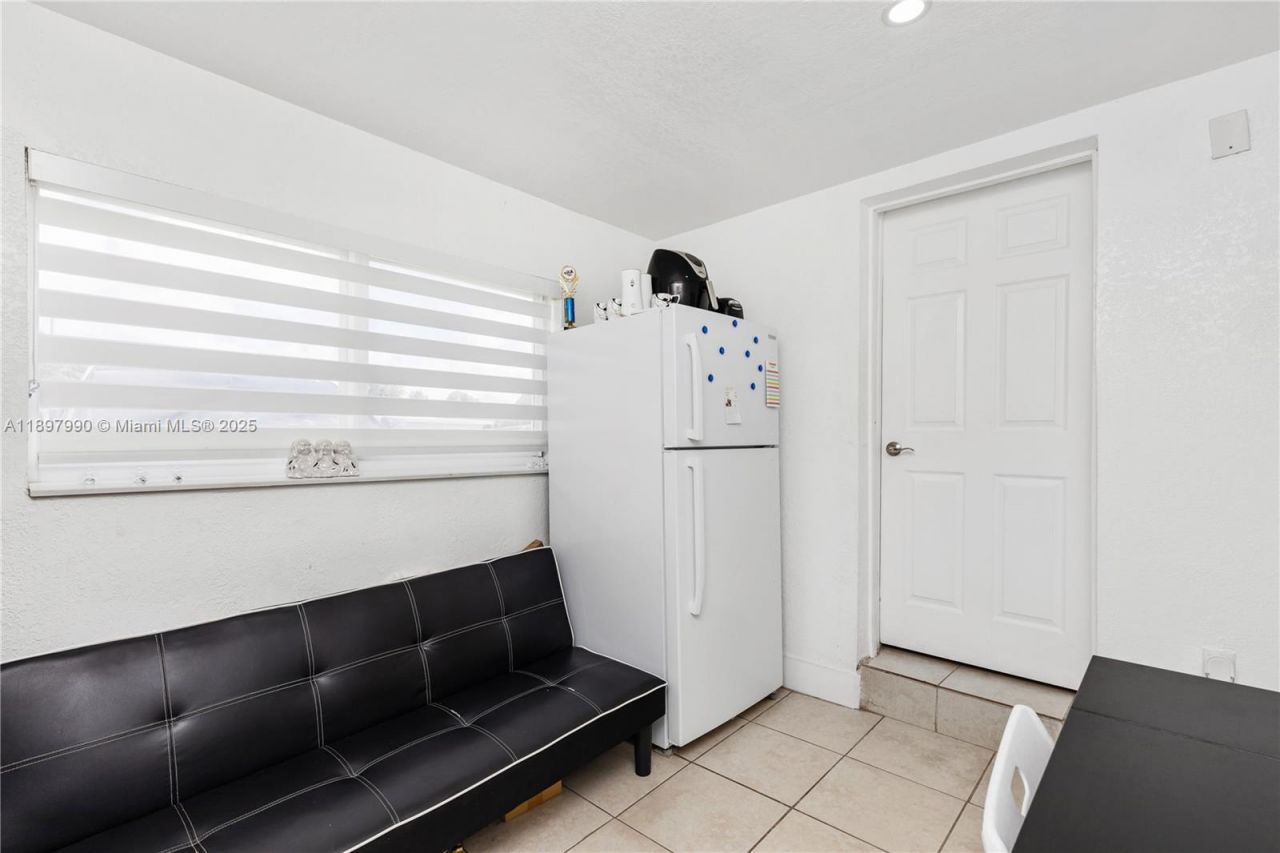 19602 NW 37th Ct, Miami Gardens, FL 33055 Photo