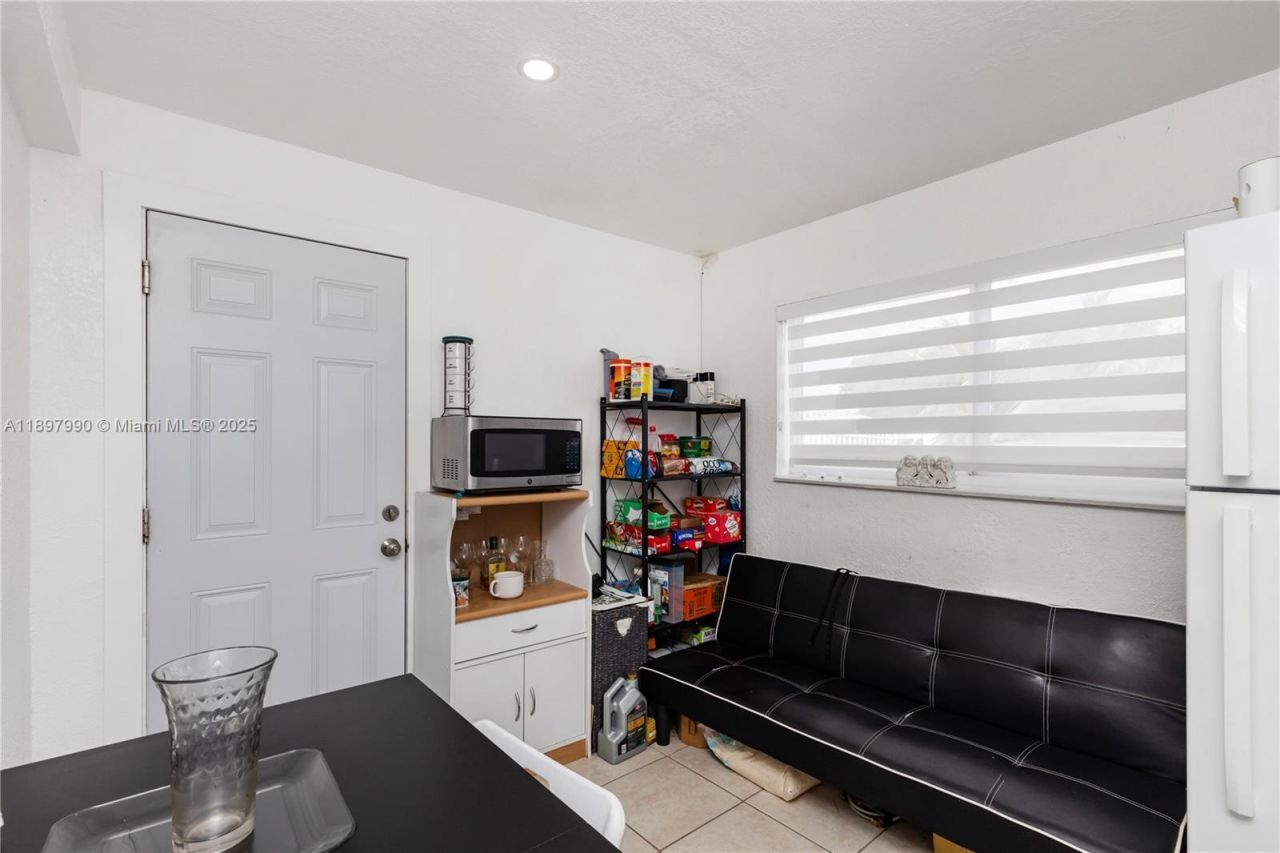 19602 NW 37th Ct, Miami Gardens, FL 33055 Photo