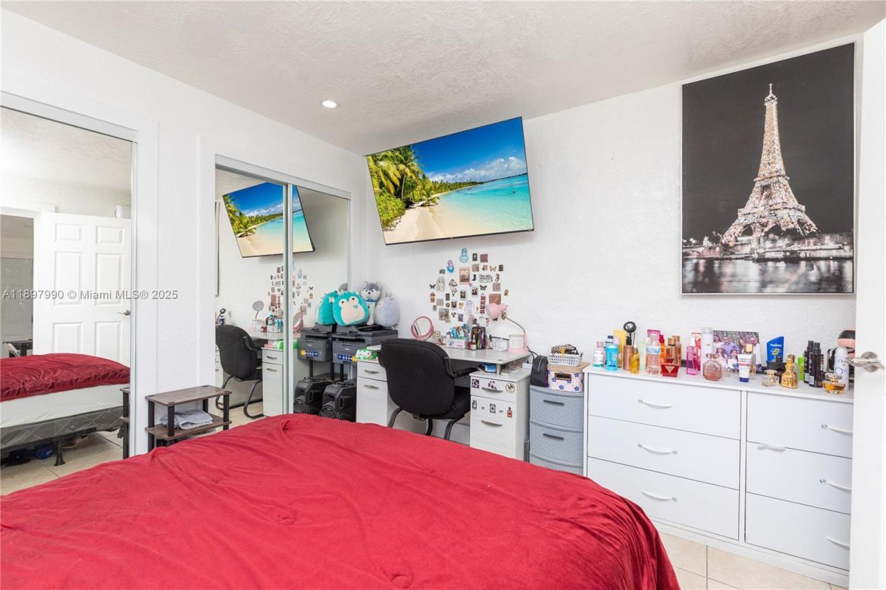 19602 NW 37th Ct, Miami Gardens, FL 33055 Photo