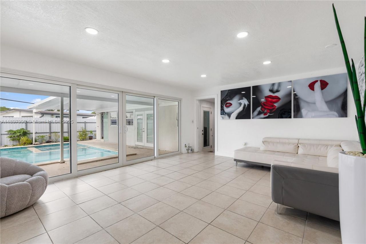 19602 NW 37th Ct, Miami Gardens, FL 33055 Photo