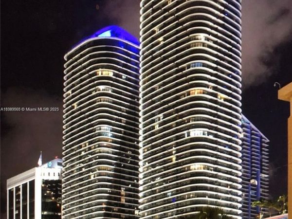 55 SW 9th St, Unit 1001, Miami, FL 33130