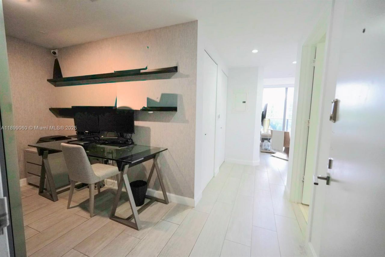 55 SW 9th St, Unit 1001, Miami, FL 33130 Photo