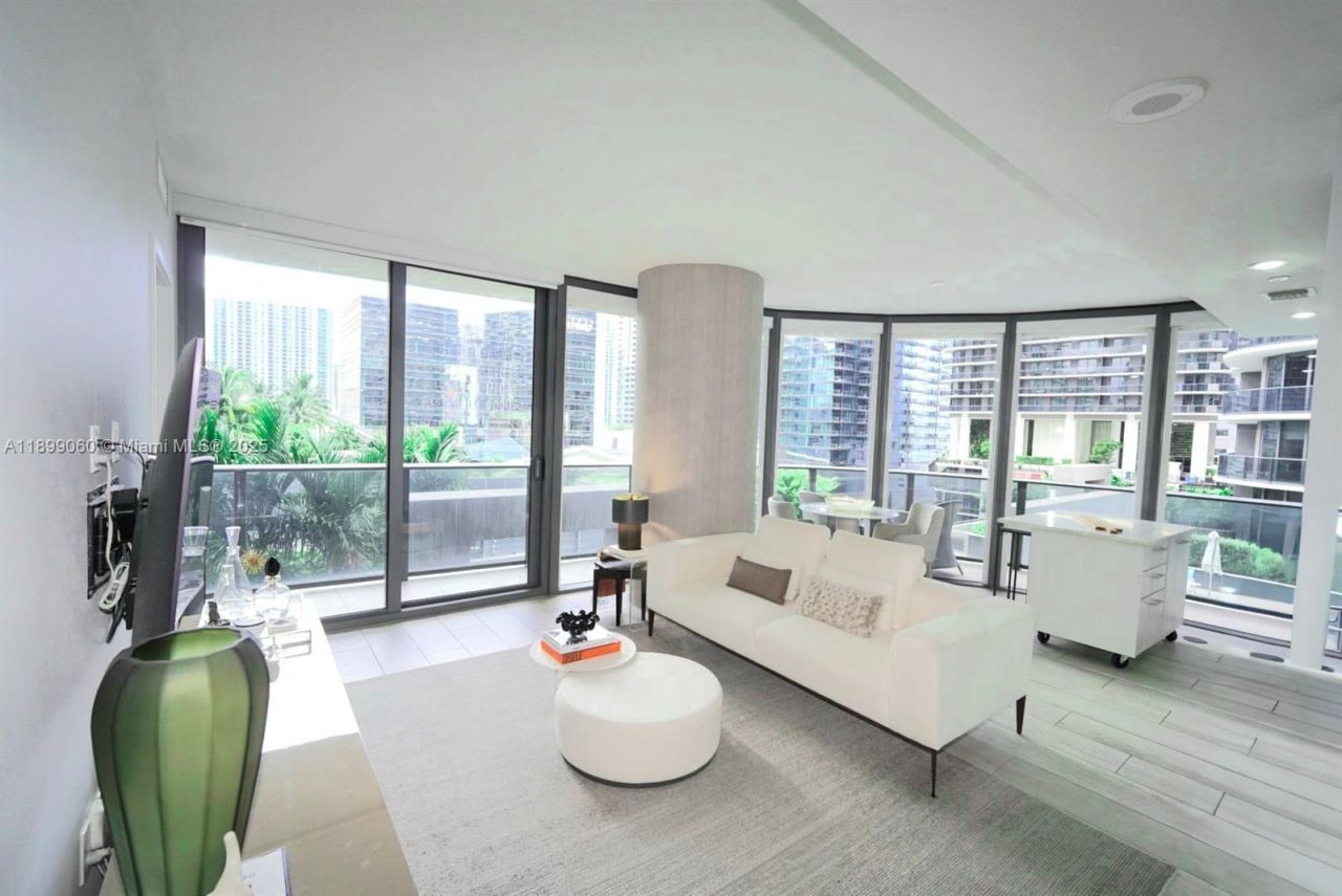 55 SW 9th St, Unit 1001, Miami, FL 33130 Photo