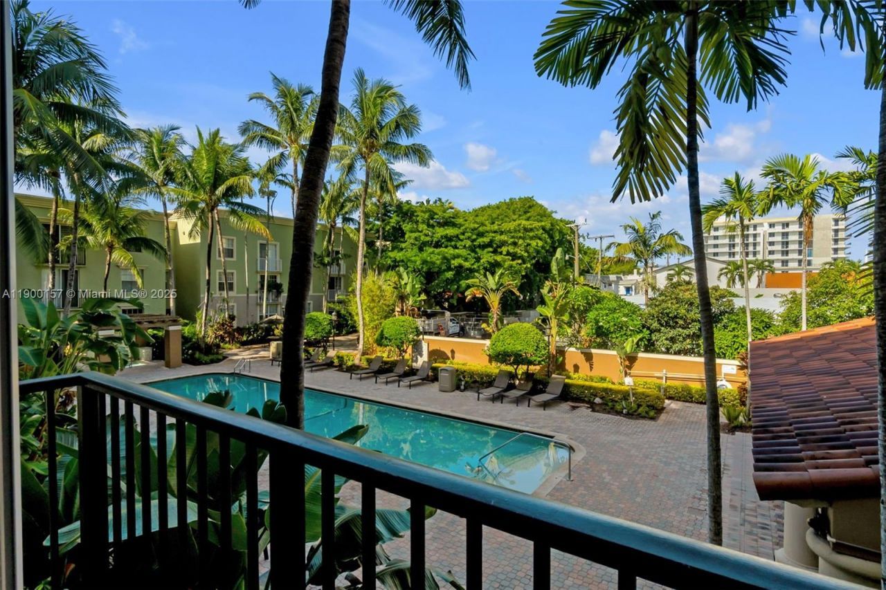 1900 Van Buren St, Unit 206B, Hollywood, FL 33020 Photo