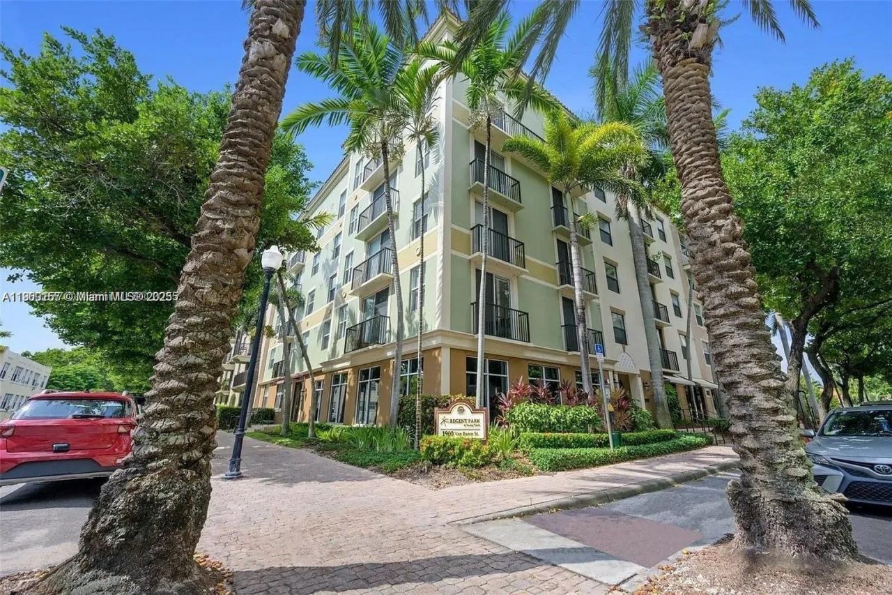 1900 Van Buren St, Unit 206B, Hollywood, FL 33020 Photo