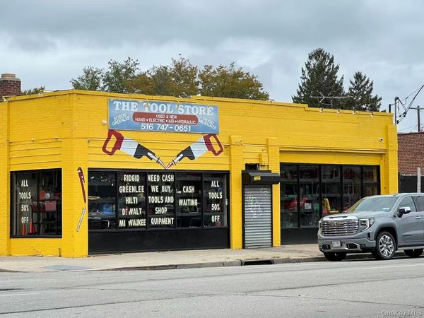 490 Jericho Turnpike, Mineola, NY 11501