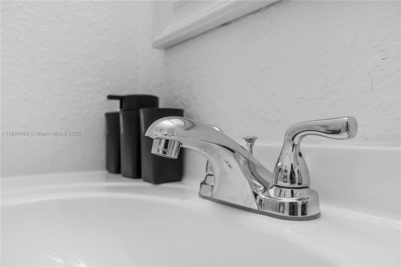 3961 NW 34th Ave, Lauderdale Lakes, FL 33309 Photo