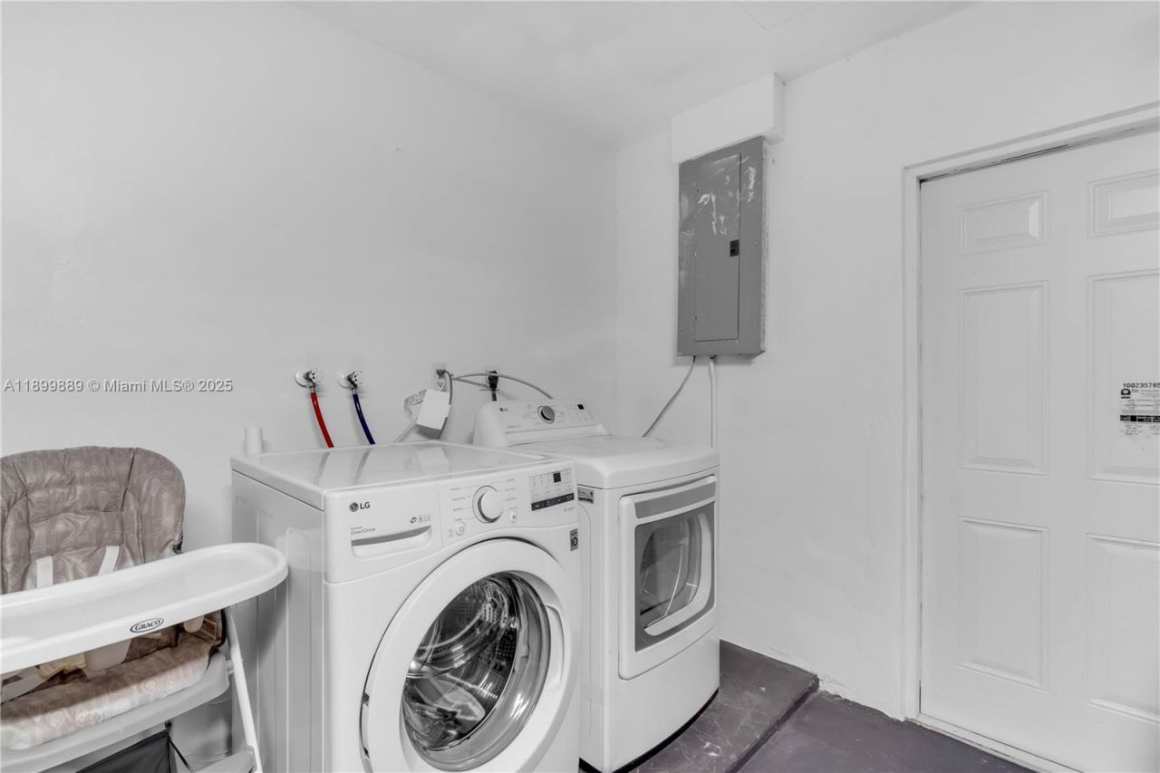 3961 NW 34th Ave, Lauderdale Lakes, FL 33309 Photo