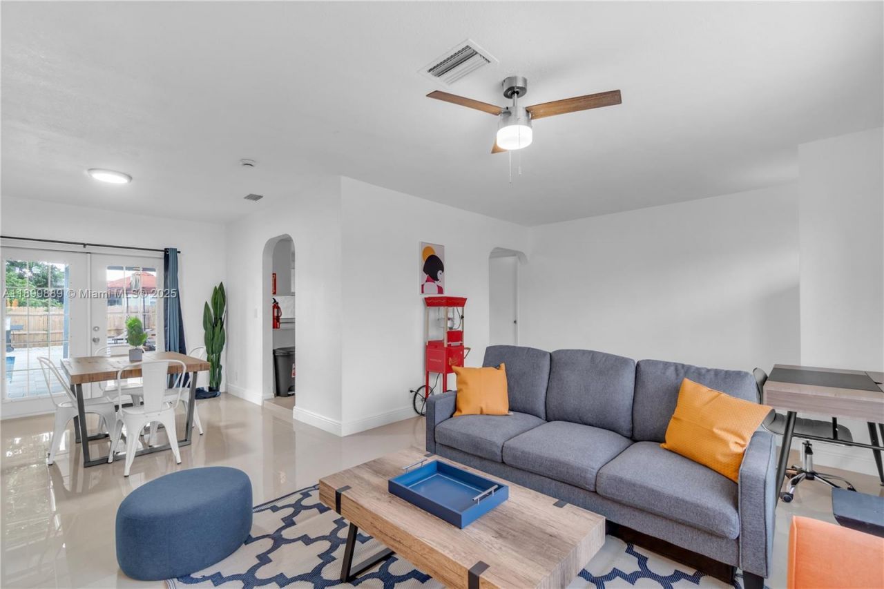 3961 NW 34th Ave, Lauderdale Lakes, FL 33309 Photo