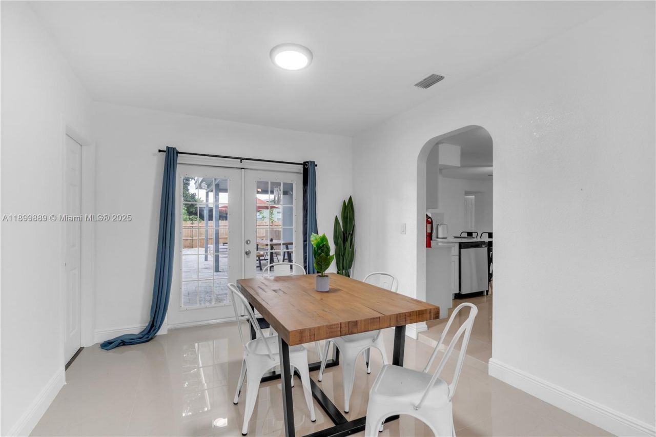 3961 NW 34th Ave, Lauderdale Lakes, FL 33309 Photo