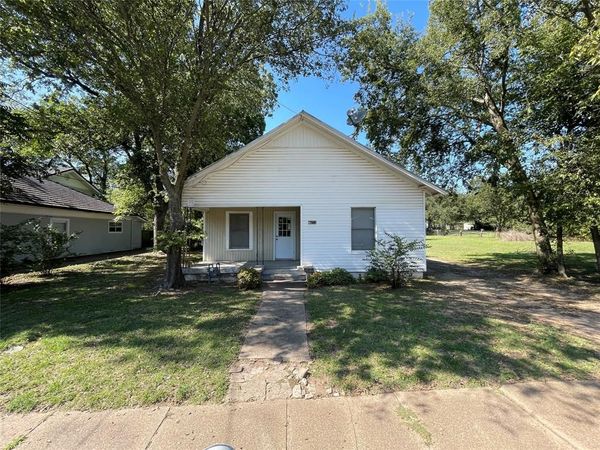 800 Jefferson Street, Bowie, TX 76230