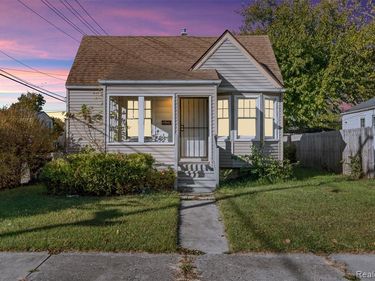 8203 Brace Street, Detroit, MI 48228