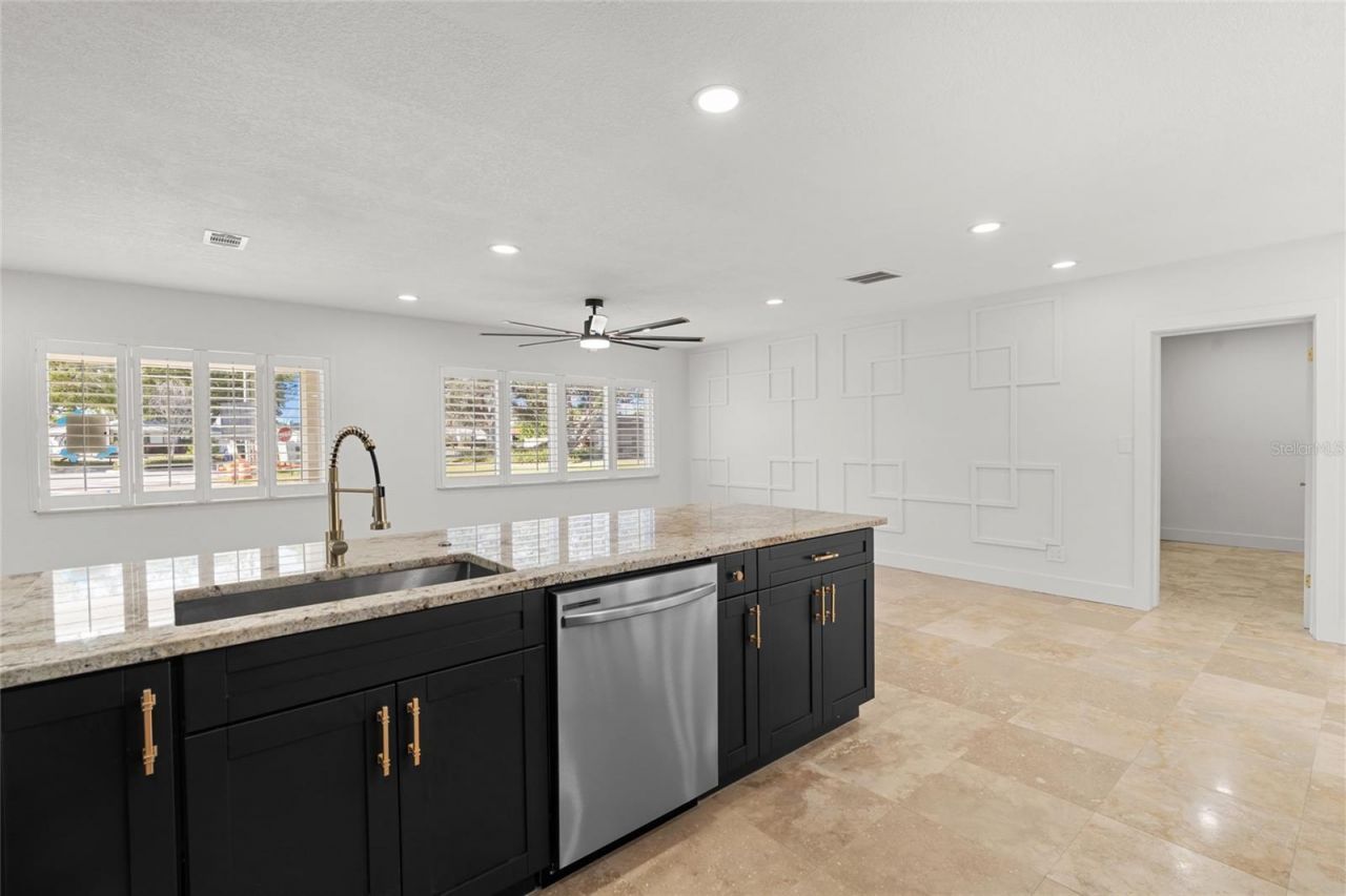 4681 Shore Acres Boulevard Ne, Saint Petersburg, FL 33703 Photo