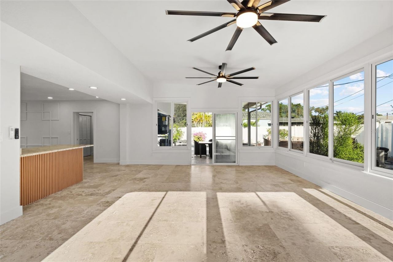 4681 Shore Acres Boulevard Ne, Saint Petersburg, FL 33703 Photo