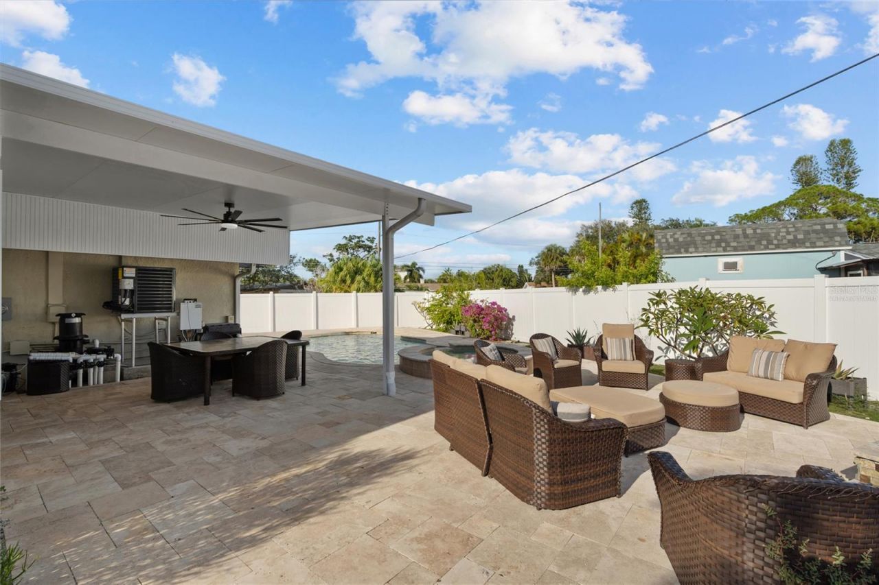 4681 Shore Acres Boulevard Ne, Saint Petersburg, FL 33703 Photo