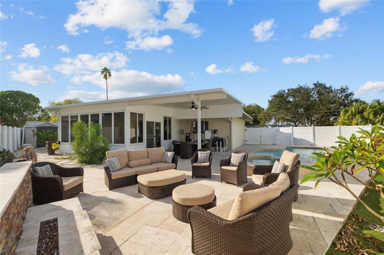 4681 Shore Acres Boulevard Ne, Saint Petersburg, FL 33703 Photo