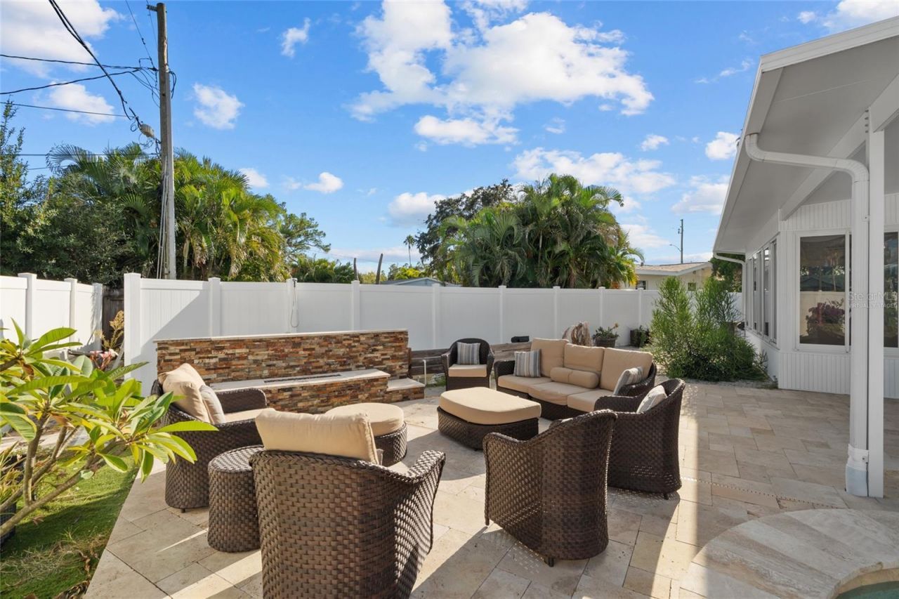 4681 Shore Acres Boulevard Ne, Saint Petersburg, FL 33703 Photo