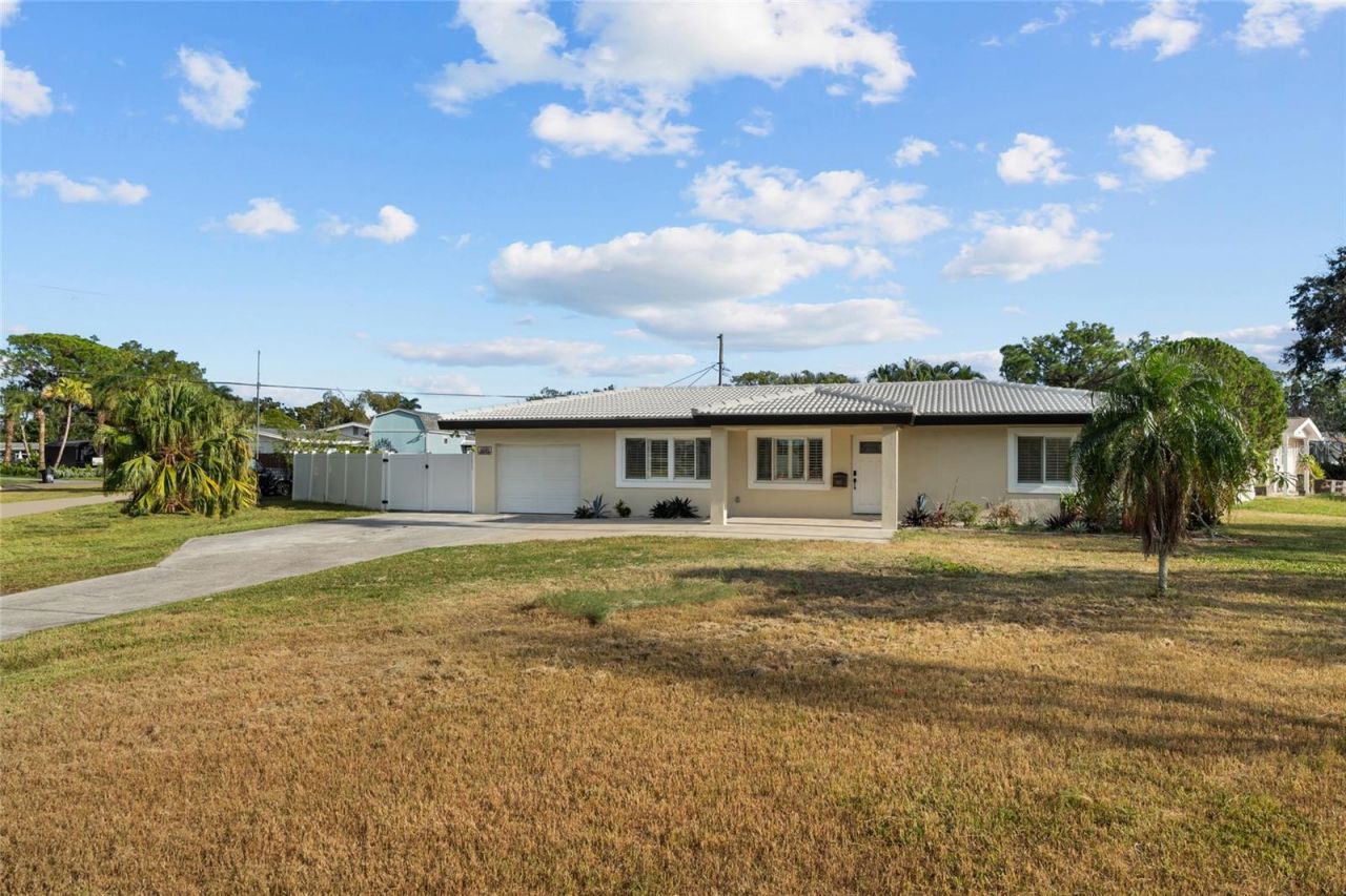 4681 Shore Acres Boulevard Ne, Saint Petersburg, FL 33703 Photo