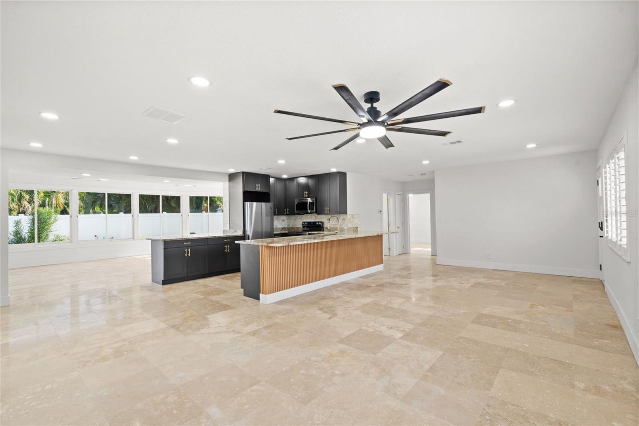 4681 Shore Acres Boulevard Ne, Saint Petersburg, FL 33703 Photo