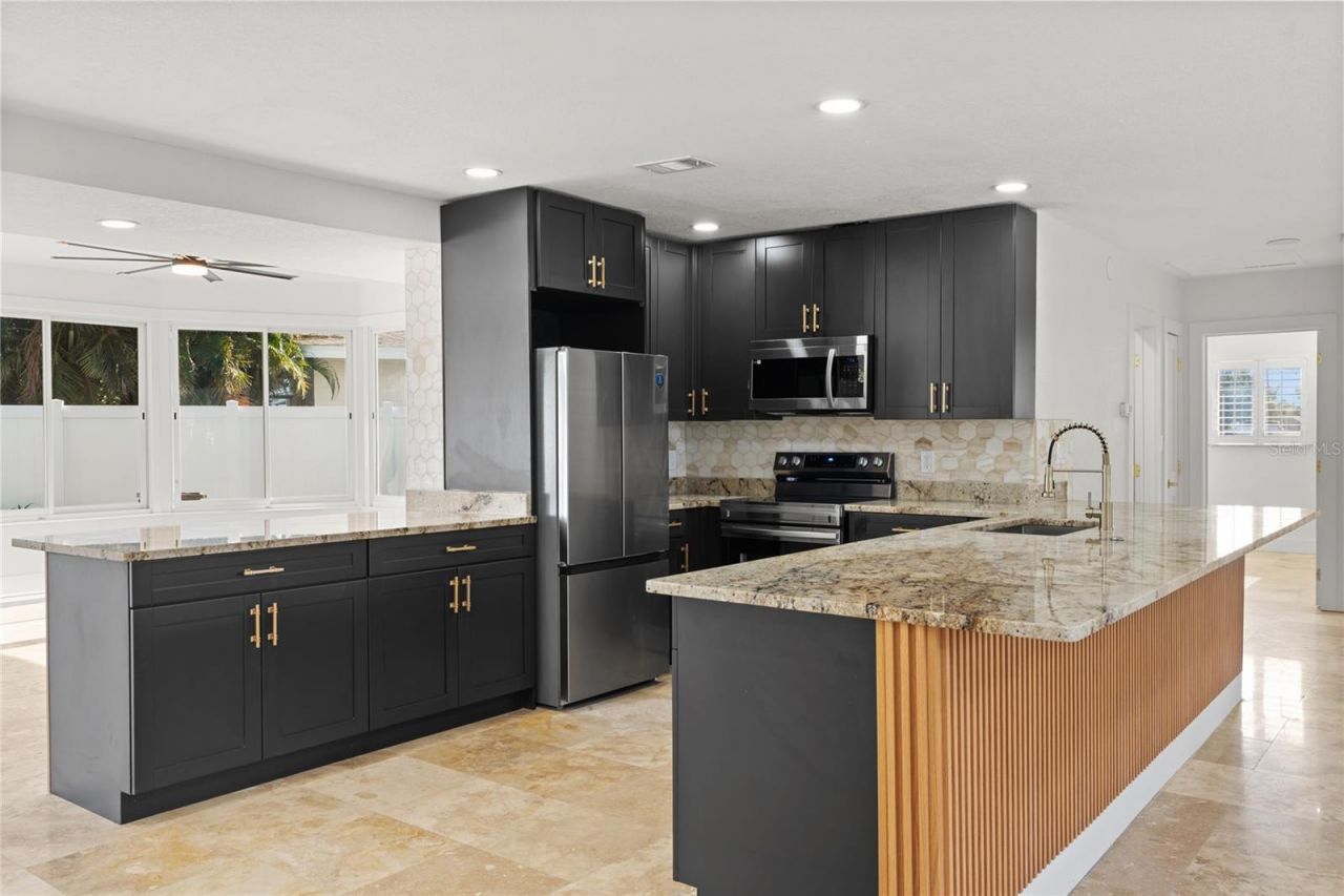 4681 Shore Acres Boulevard Ne, Saint Petersburg, FL 33703 Photo