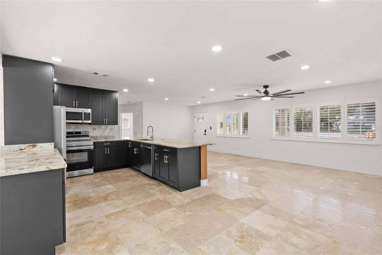 4681 Shore Acres Boulevard Ne, Saint Petersburg, FL 33703 Photo