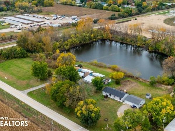 815 N 40th Street, Clear Lake, IA 50428