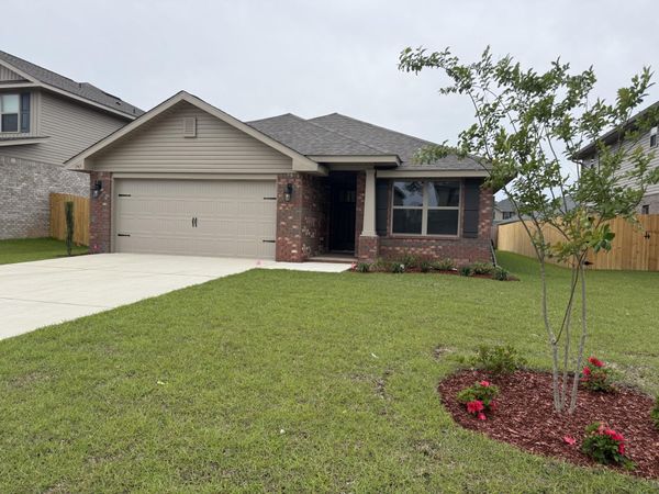 197 Ridgeway Circle, Crestview, FL 32536