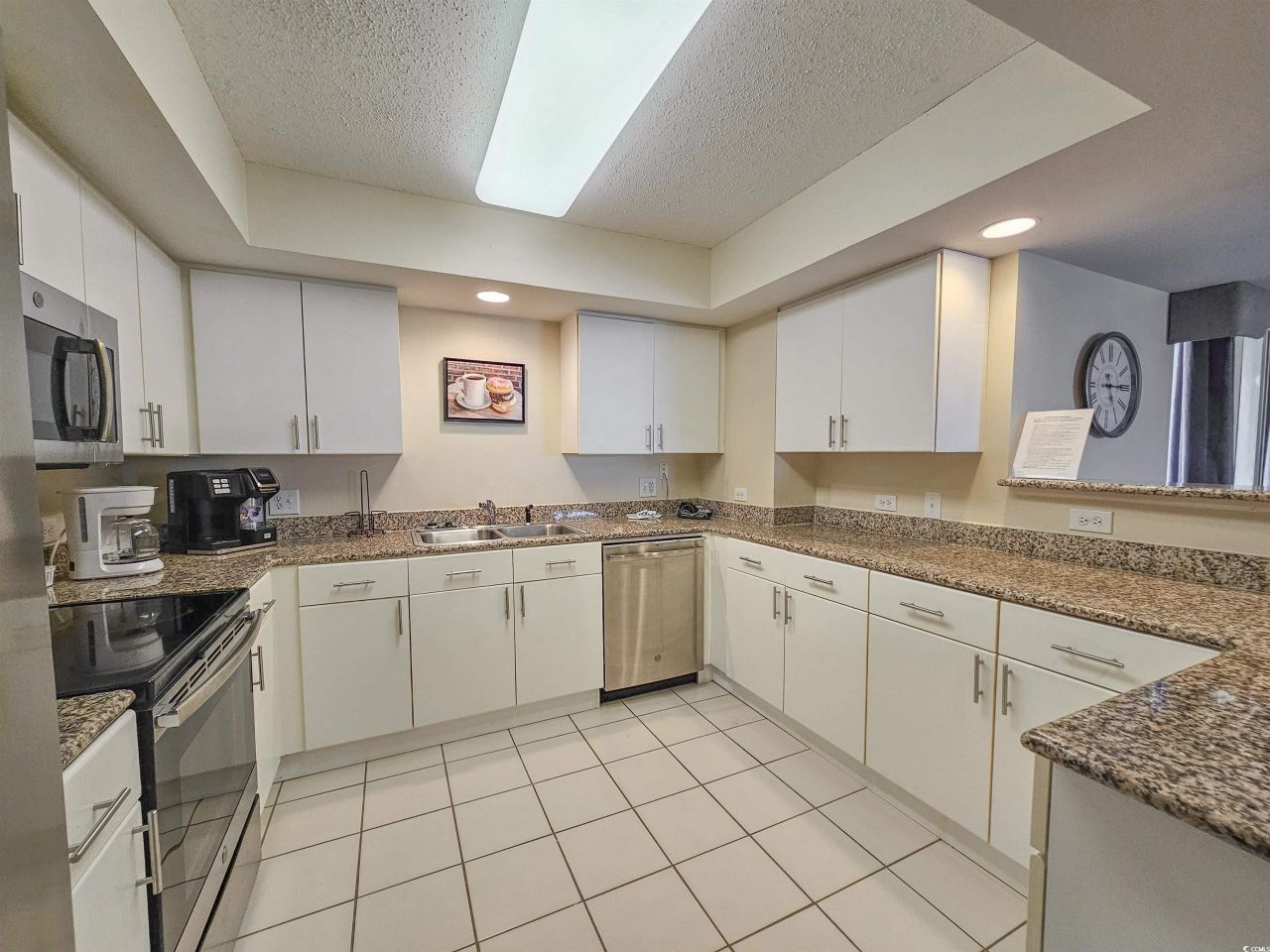 8560 Queensway Blvd. Photo 11