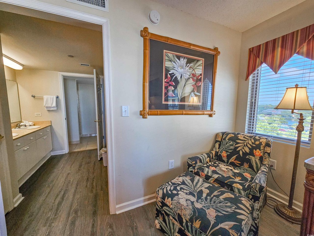 8560 Queensway Blvd. Photo 17