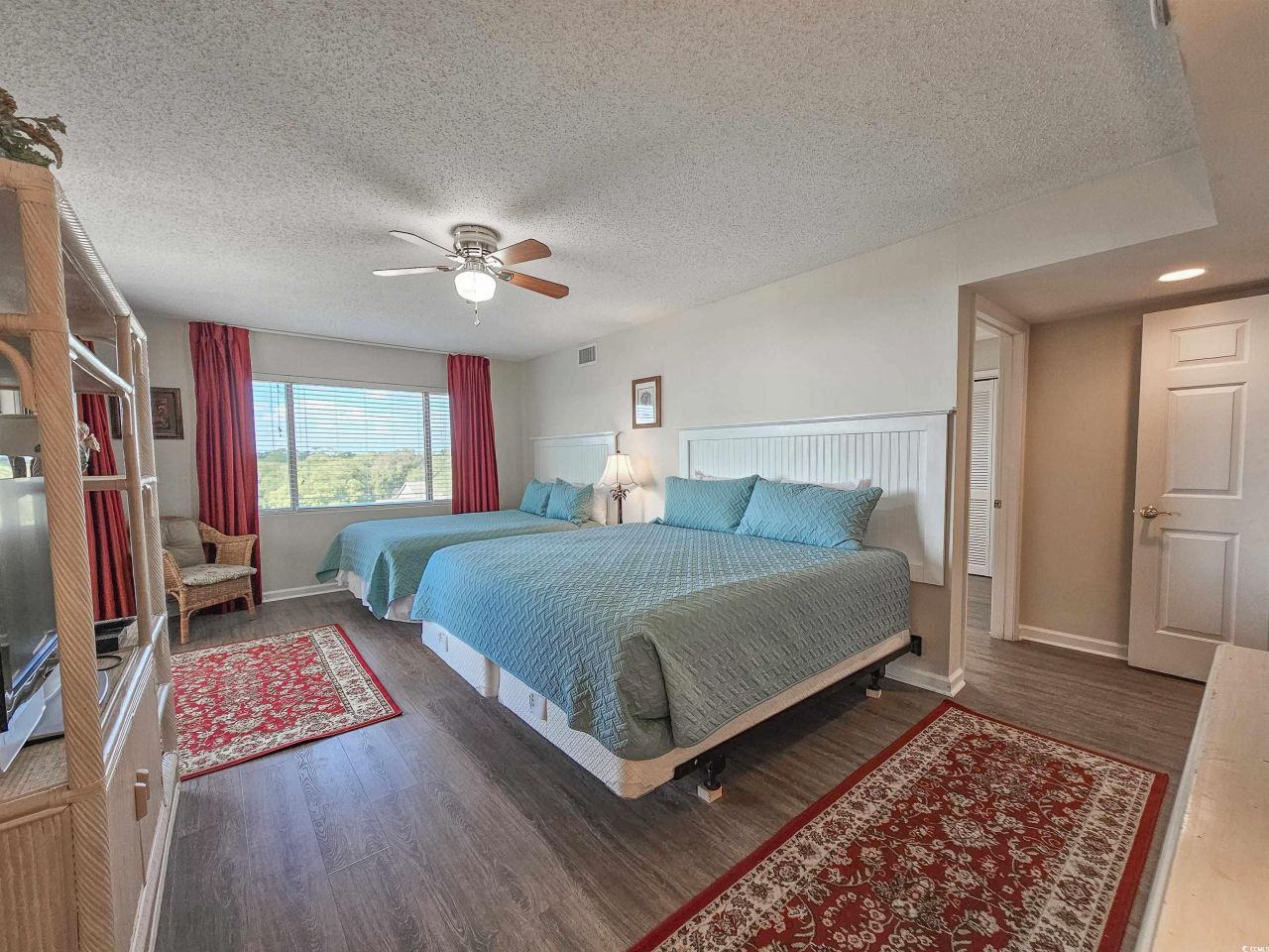 8560 Queensway Blvd. Photo 23