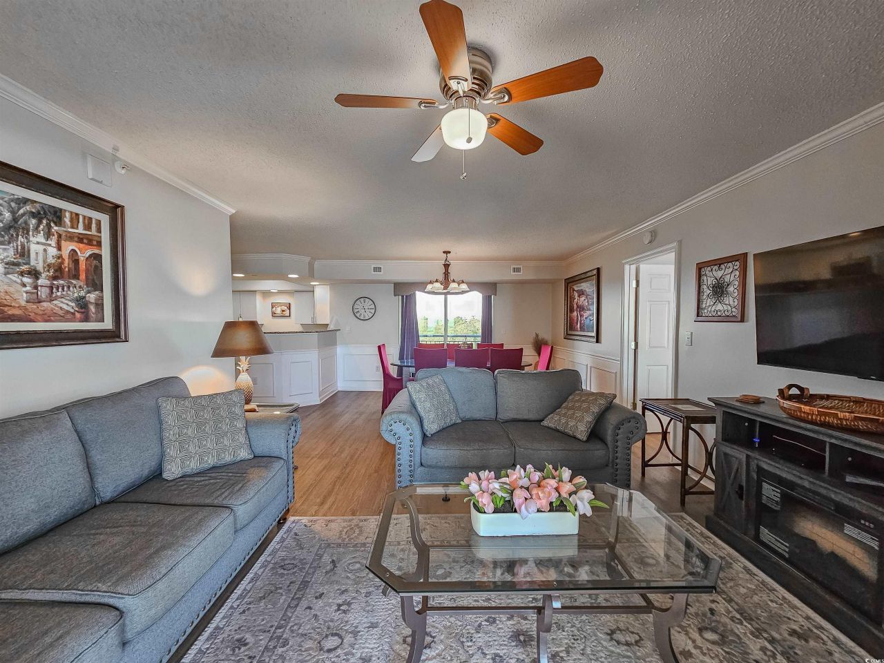 8560 Queensway Blvd. Photo 5