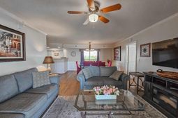 8560 Queensway Blvd. photo 4