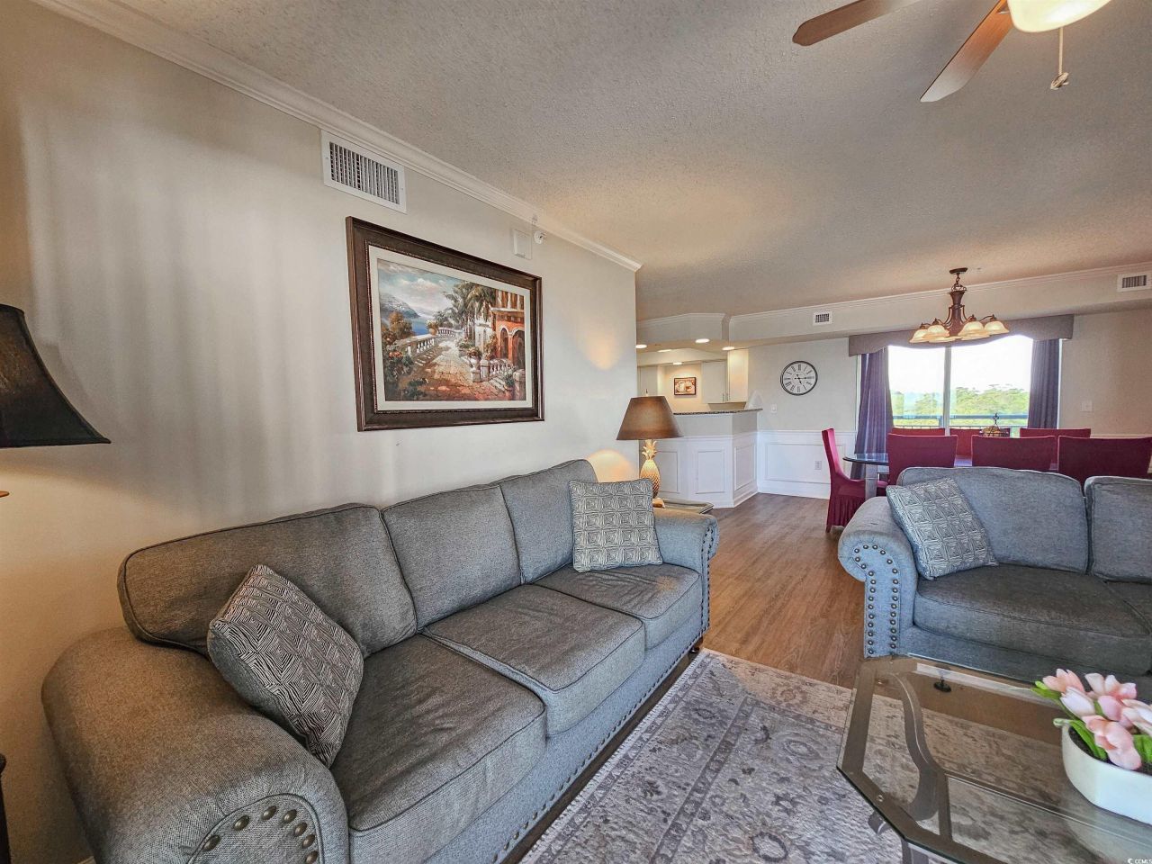 8560 Queensway Blvd. Photo 6