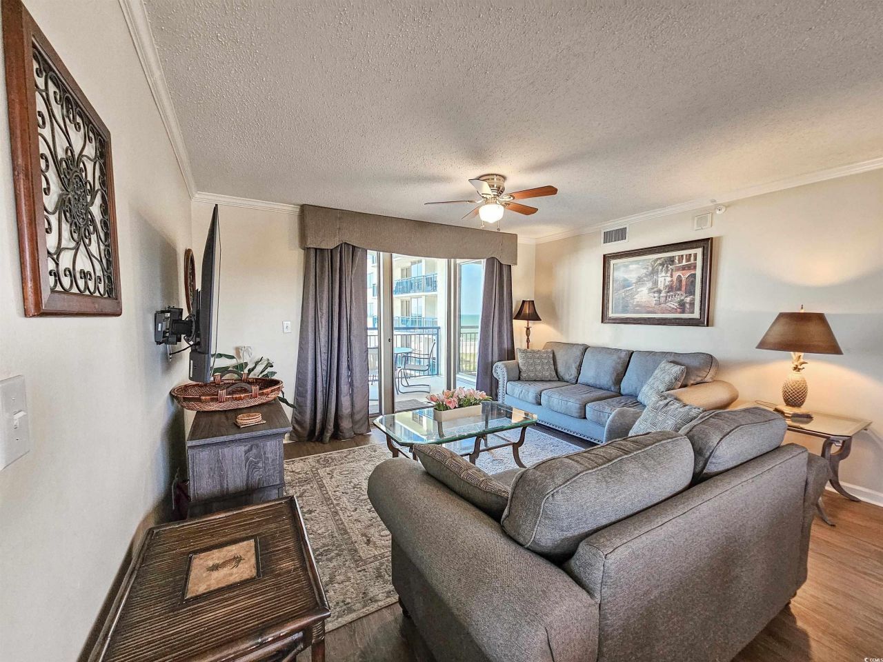 8560 Queensway Blvd. Photo 8