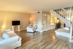 677 Buckhall Court photo 4