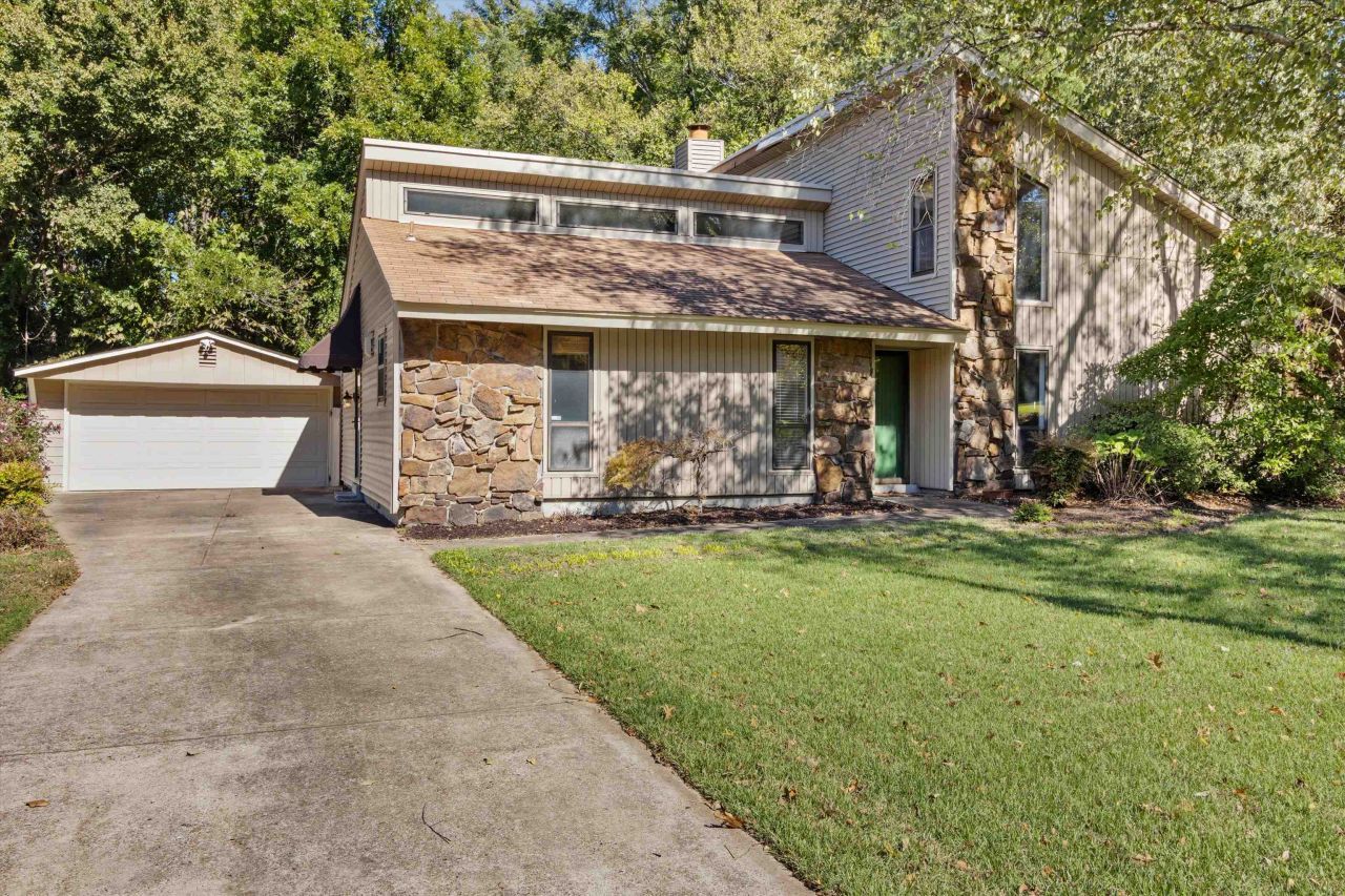 8130 Shallow Glen Trl, Memphis, TN 38016 Main Photo